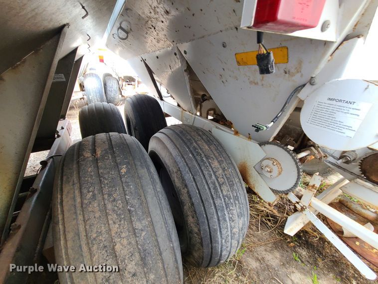 image for item JG9340 Willmar Super 600  spreader