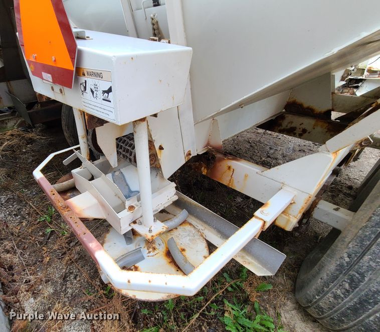 image for item JG9340 Willmar Super 600  spreader