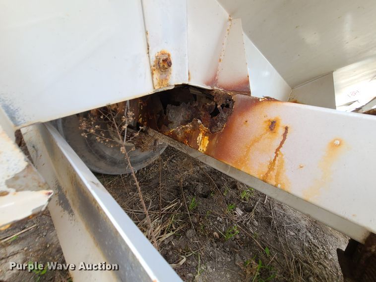 image for item JG9340 Willmar Super 600  spreader