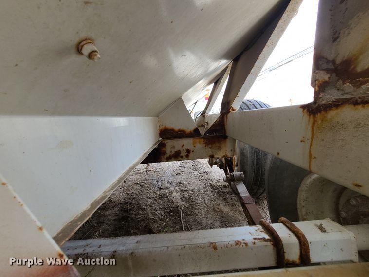 image for item JG9340 Willmar Super 600  spreader