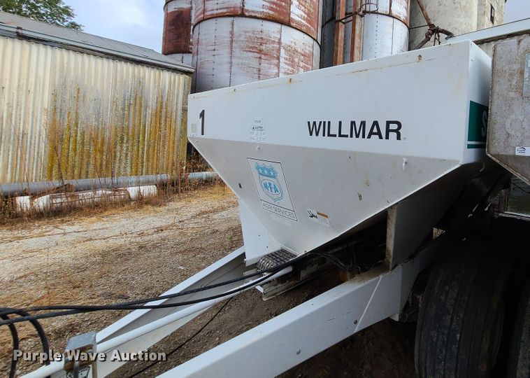 image for item JG9340 Willmar Super 600  spreader