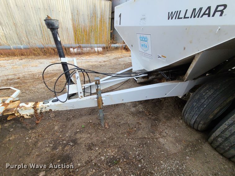 image for item JG9340 Willmar Super 600  spreader