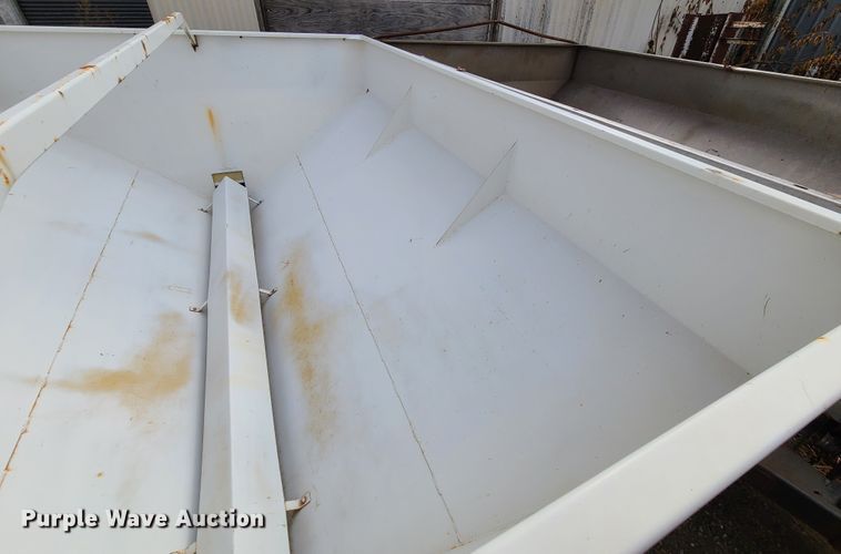 image for item JG9340 Willmar Super 600  spreader