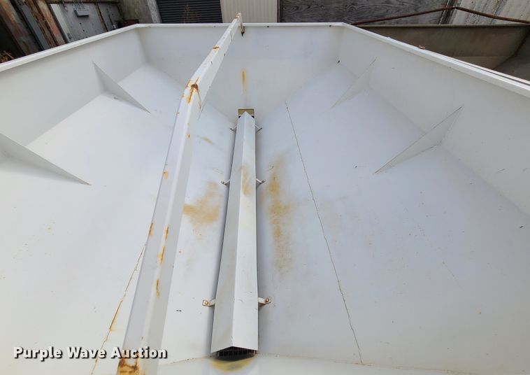 image for item JG9340 Willmar Super 600  spreader