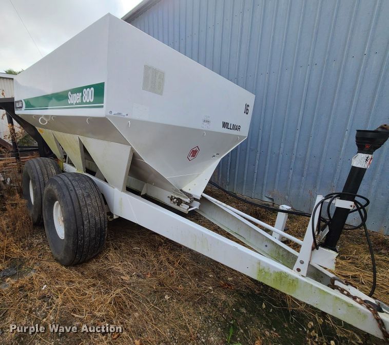 image for item JG9341 Willmar Super 600  spreader