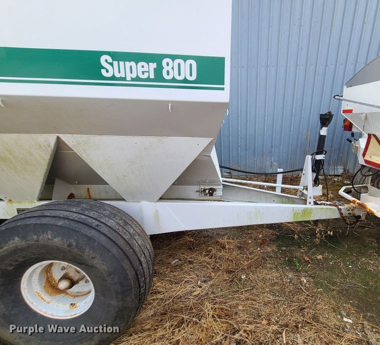 image for item JG9341 Willmar Super 600  spreader
