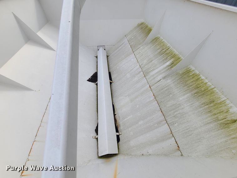 image for item JG9341 Willmar Super 600  spreader