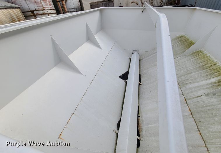 image for item JG9341 Willmar Super 600  spreader