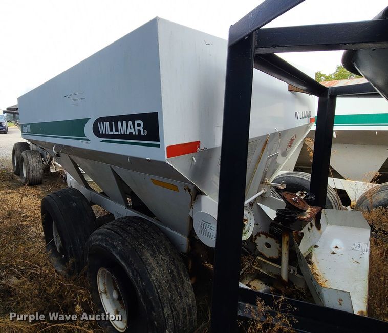 image for item JG9341 Willmar Super 600  spreader