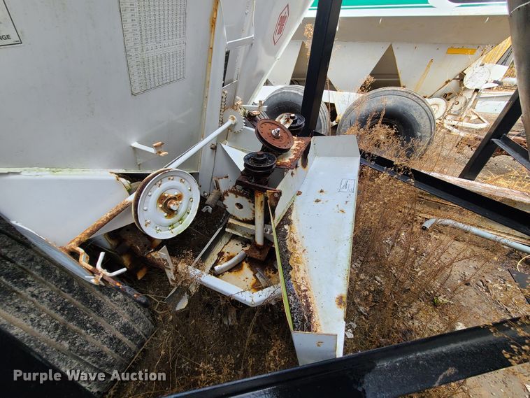 image for item JG9341 Willmar Super 600  spreader