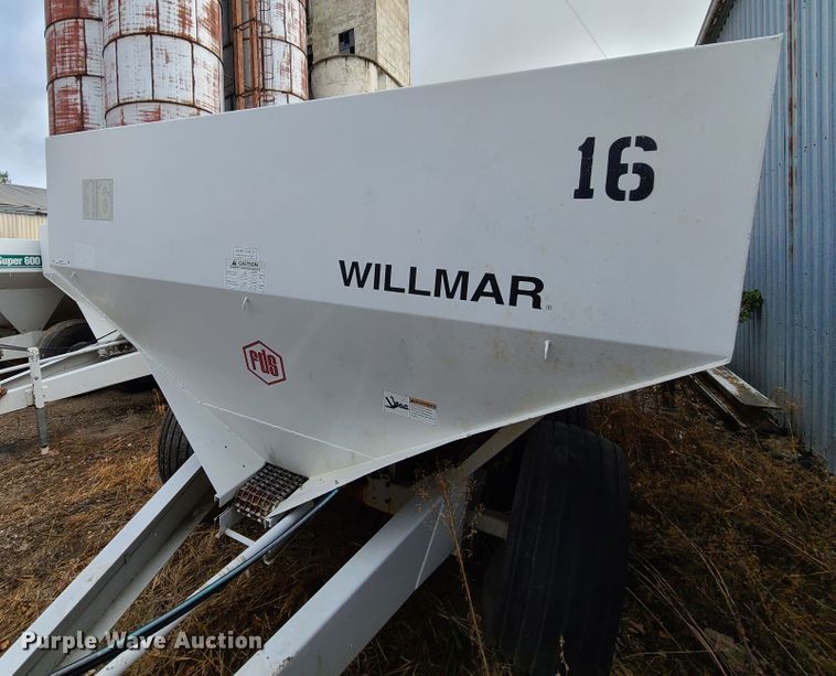image for item JG9341 Willmar Super 600  spreader