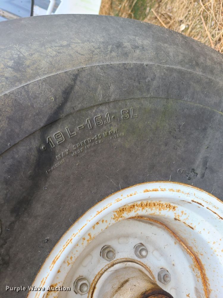 image for item JG9341 Willmar Super 600  spreader