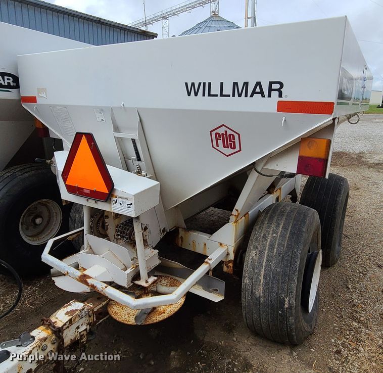 image for item JG9342 Willmar Super 600  spreader