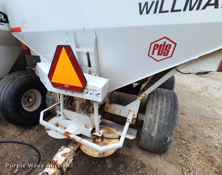 image for item JG9342 Willmar Super 600  spreader