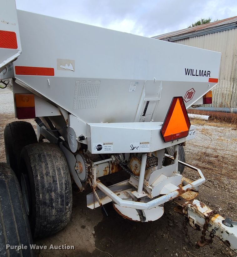 image for item JG9342 Willmar Super 600  spreader