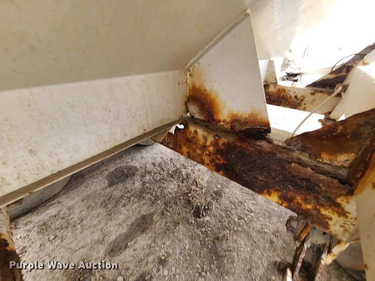 image for item JG9342 Willmar Super 600  spreader