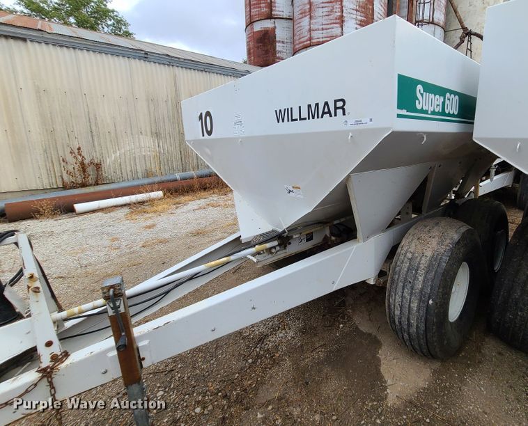 image for item JG9342 Willmar Super 600  spreader
