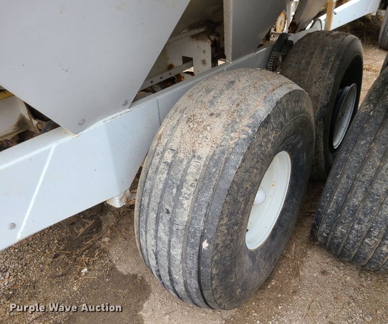 image for item JG9342 Willmar Super 600  spreader