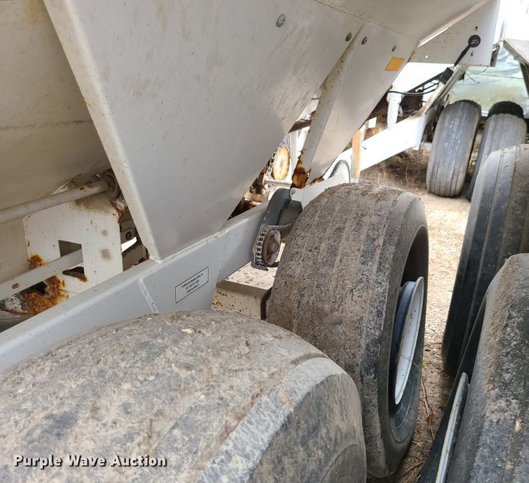 image for item JG9342 Willmar Super 600  spreader