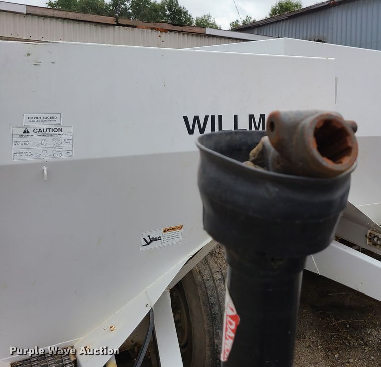 image for item JG9342 Willmar Super 600  spreader