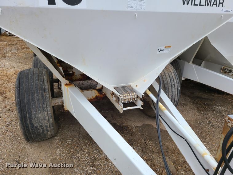 image for item JG9342 Willmar Super 600  spreader