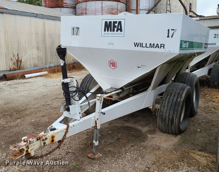 image for item JG9343 Willmar Super 600  spreader
