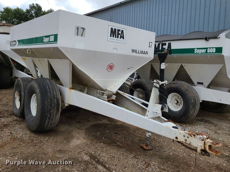 image for item JG9343 Willmar Super 600  spreader
