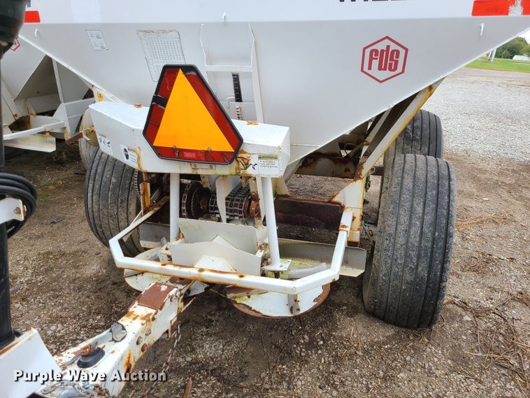 image for item JG9343 Willmar Super 600  spreader