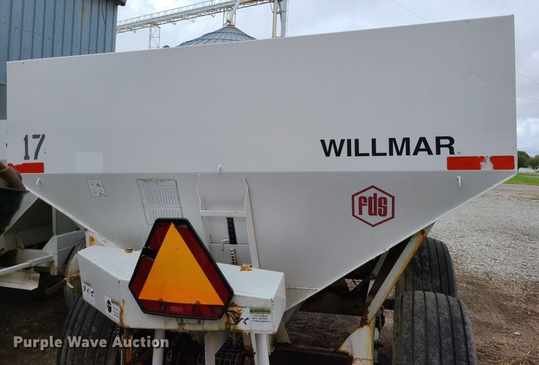image for item JG9343 Willmar Super 600  spreader