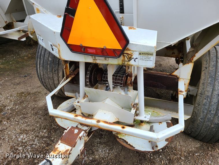 image for item JG9343 Willmar Super 600  spreader