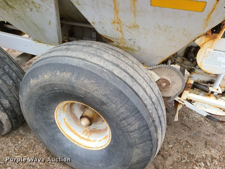 image for item JG9343 Willmar Super 600  spreader