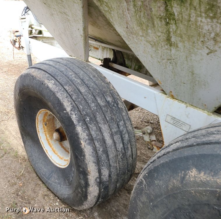 image for item JG9343 Willmar Super 600  spreader