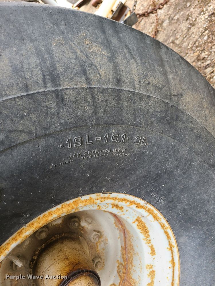 image for item JG9343 Willmar Super 600  spreader