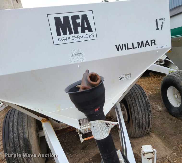 image for item JG9343 Willmar Super 600  spreader