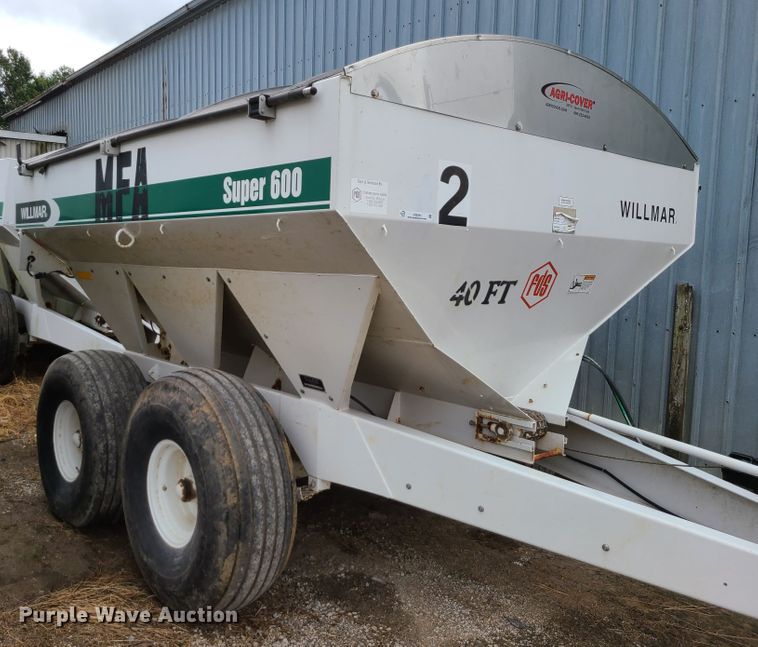 image for item JG9344 Willmar Super 600  spreader