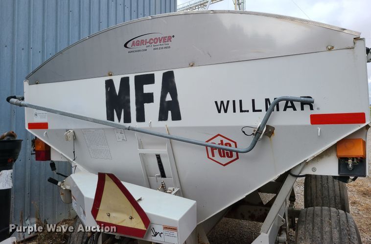 image for item JG9344 Willmar Super 600  spreader
