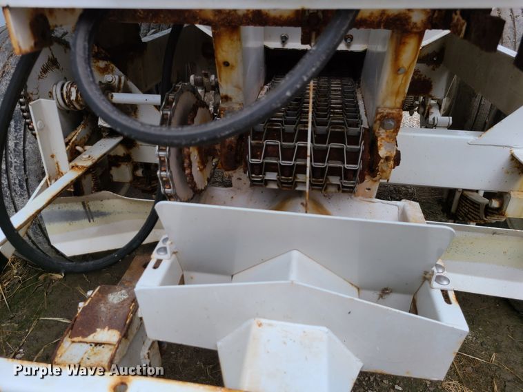 image for item JG9344 Willmar Super 600  spreader