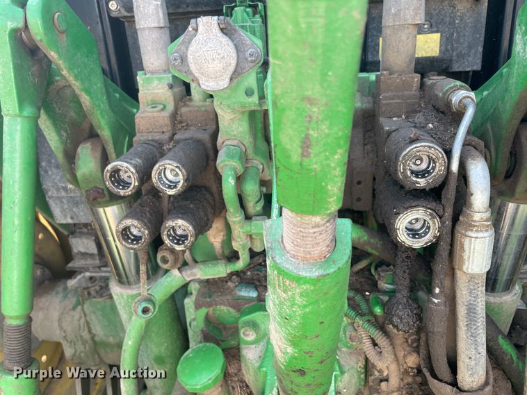 image for item JQ9528 2011 John Deere 6430  tractor