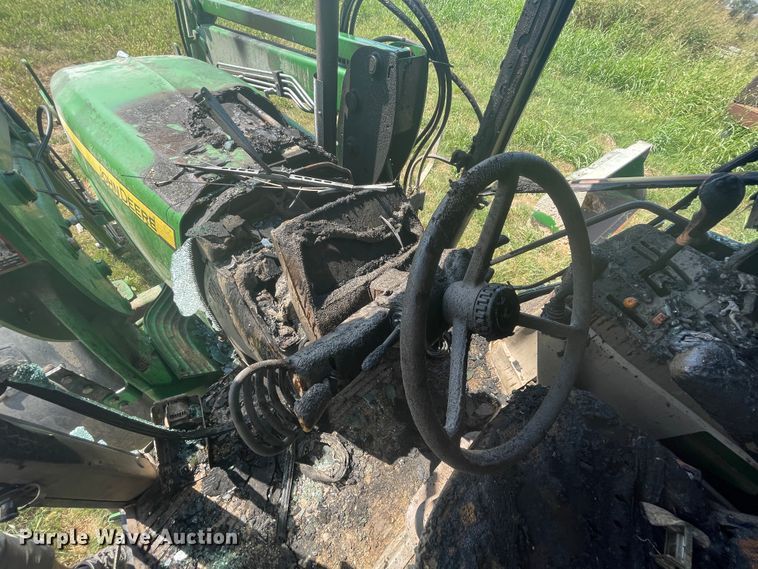 image for item JQ9528 2011 John Deere 6430  tractor