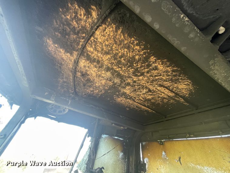 image for item JQ9528 2011 John Deere 6430  tractor