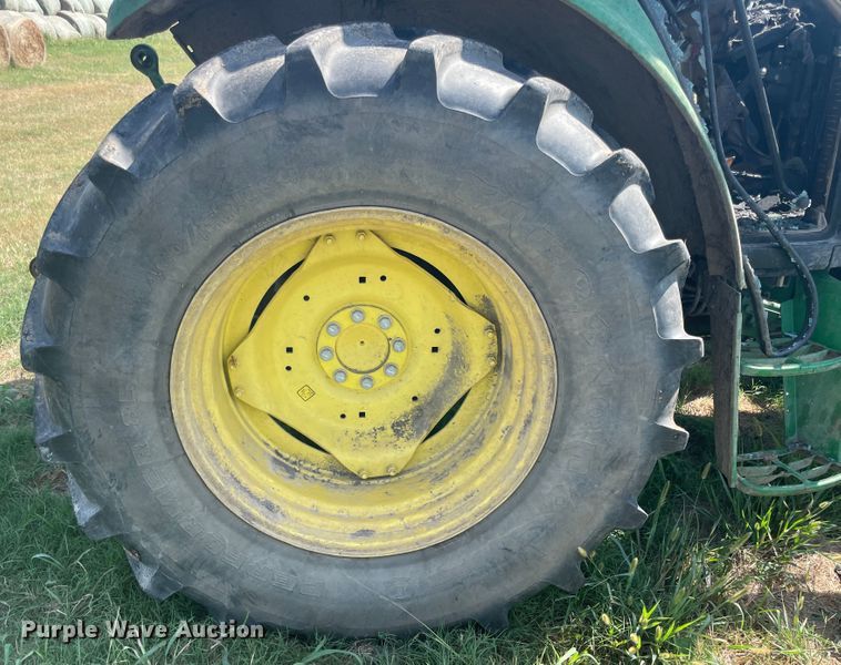 image for item JQ9528 2011 John Deere 6430  tractor