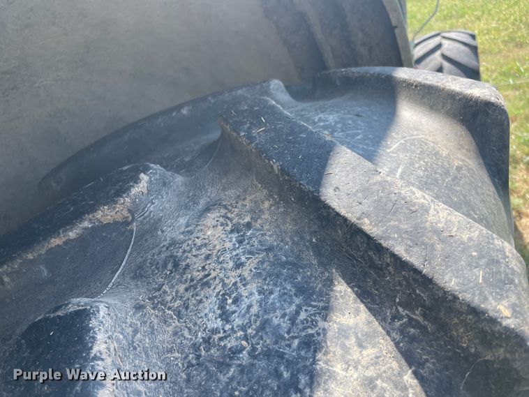 image for item JQ9528 2011 John Deere 6430  tractor