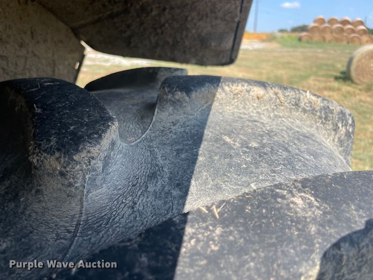 image for item JQ9528 2011 John Deere 6430  tractor