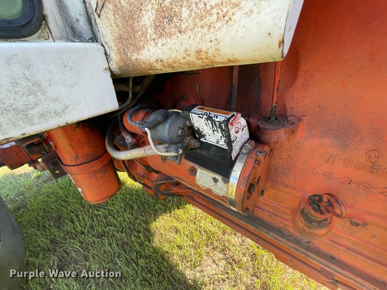 image for item JQ9556 1974 Case 1070  Agri-King tractor