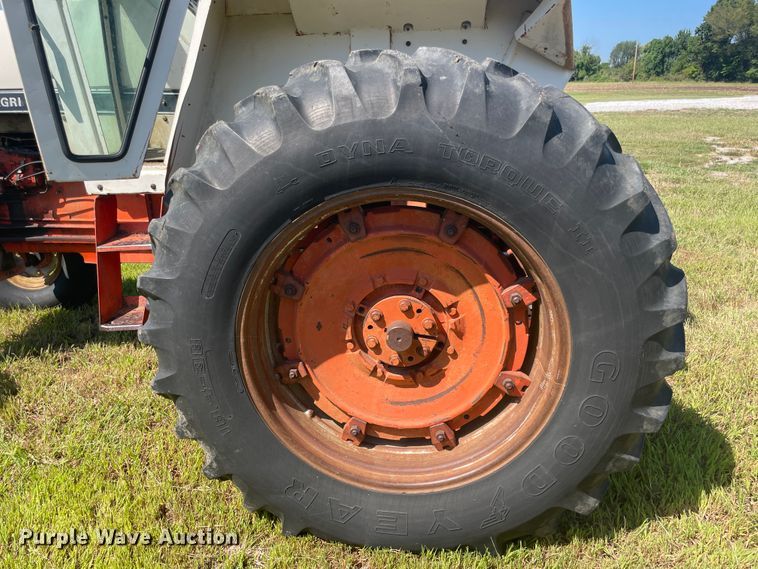 image for item JQ9556 1974 Case 1070  Agri-King tractor