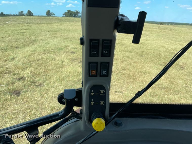 image for item JQ9570 2008 Case IH Farmall 105U  MFWD tractor