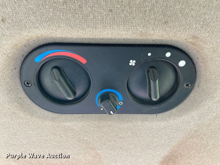 image for item JQ9570 2008 Case IH Farmall 105U  MFWD tractor