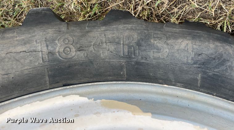 image for item JQ9570 2008 Case IH Farmall 105U  MFWD tractor