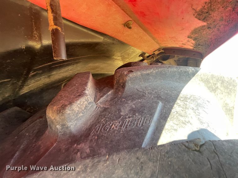 image for item JQ9570 2008 Case IH Farmall 105U  MFWD tractor