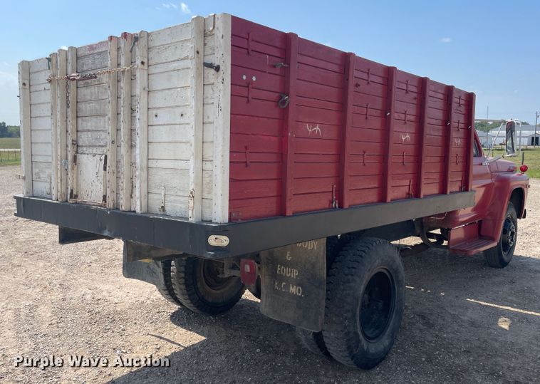 image for item JQ9571 1970 Ford F600  grain truck